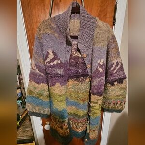 Multicolor Knit Cardigan with Wooden Buttons and Long Sleeves.